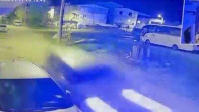 Bursa'nın Osmangazi ilçesinde bir otomobil