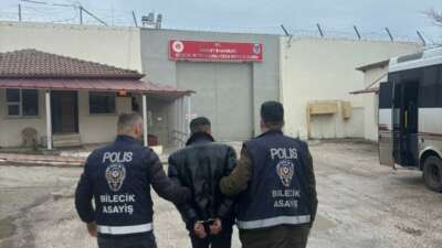 Bilecik'te kendisini jandarma olarak tanıtarak,