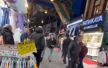 Bursa’da etkili olan şiddetli rüzgar,