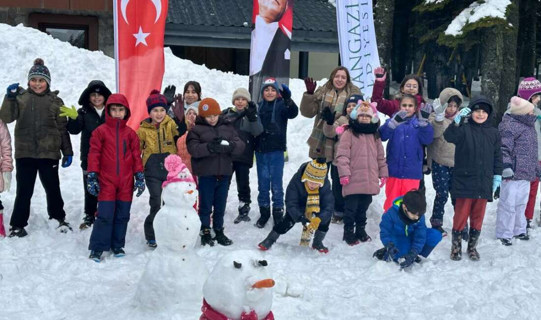 Osmangazi’de çocuklar kış neşesiyle buluştu Osmangazi Belediyesi’nin Sarıalan’da hayata