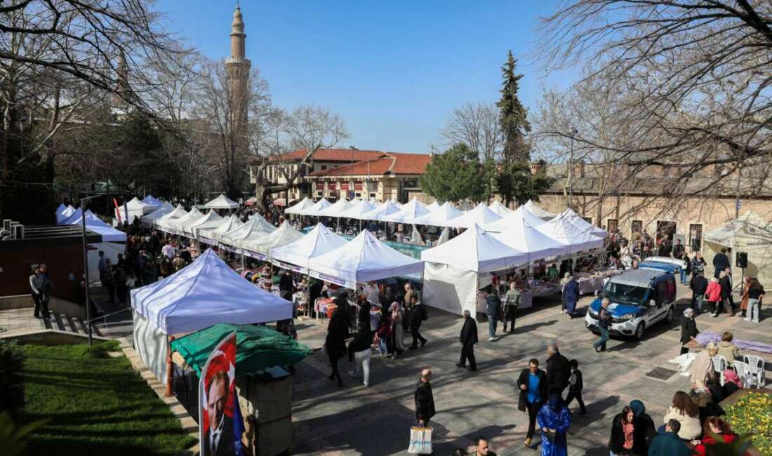 Güneşli bir kış gününde Bursalılardan yoğun ilgi gören pazar! 'Meydan Kadınların’ dayanışma pazarı