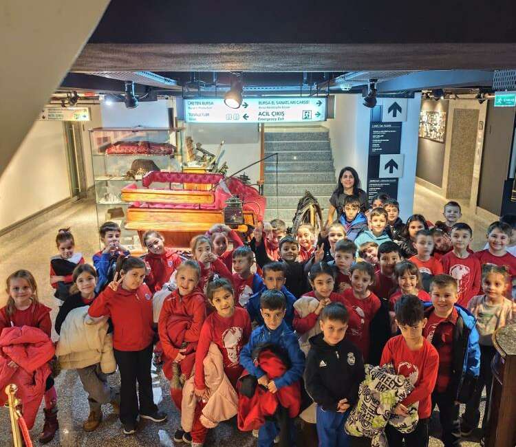 Bursa'da ilkokul öğrencileri, Bursa