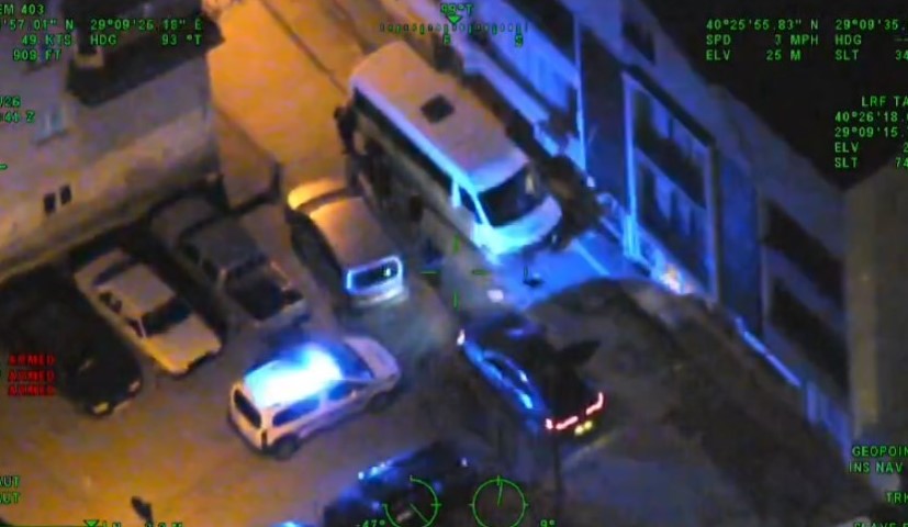 Operasyonlara; 1 helikopter, 3