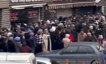 Sabahın erken saatlerinden itibaren mağaza