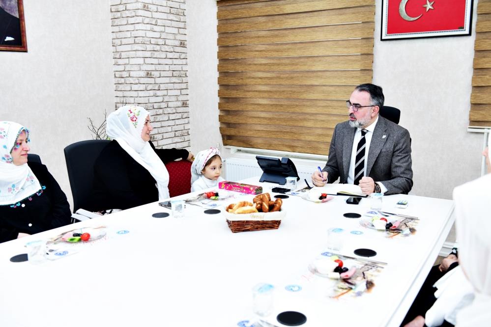 Derekızıklı kadınlardan Zeynep Güneş’e destek!