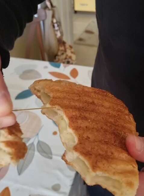 Bursa’da tosttun içinden çıkan şaşırttı! Bursa’nın Nilüfer ilçesinde