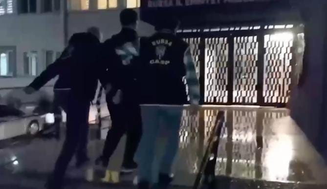 Yenişehir’de kuyumcuya yönelik silahlı