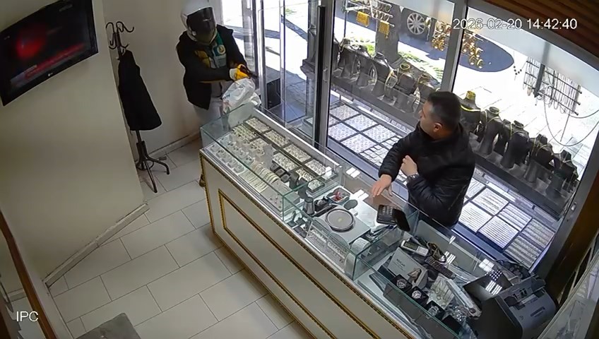 Yenişehir’de kuyumcuya yönelik silahlı