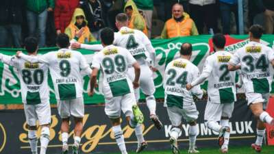 Bursaspor, rakiplerinin puan kaybettiği haftada