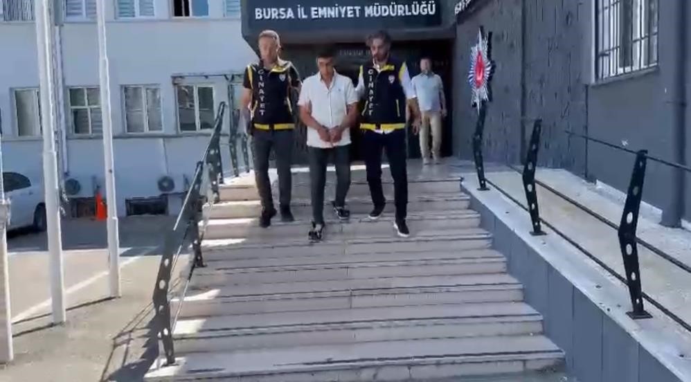Bursa’da suçunu itiraf etti cezası 10 yıla düştü Bursa'da kendisini çocuktan yaştan