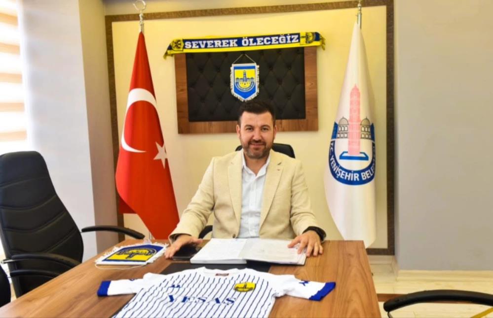 Futbolda ve voleybolda başarılı