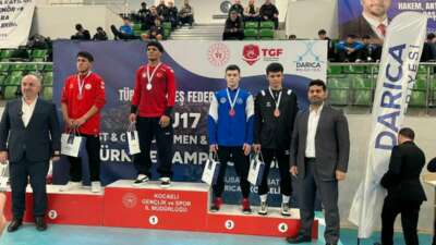 Kocaeli’nde düzenlenen U17 Güreş Türkiye