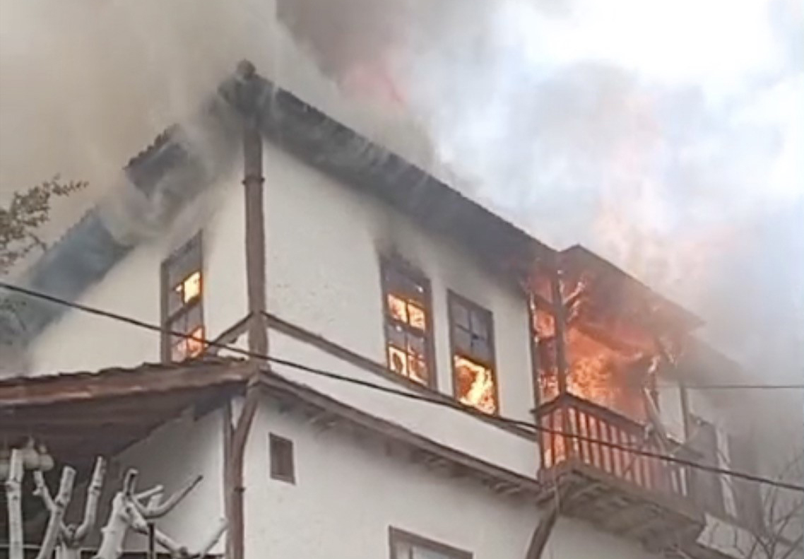 Bursa’da evde korkutan yangın