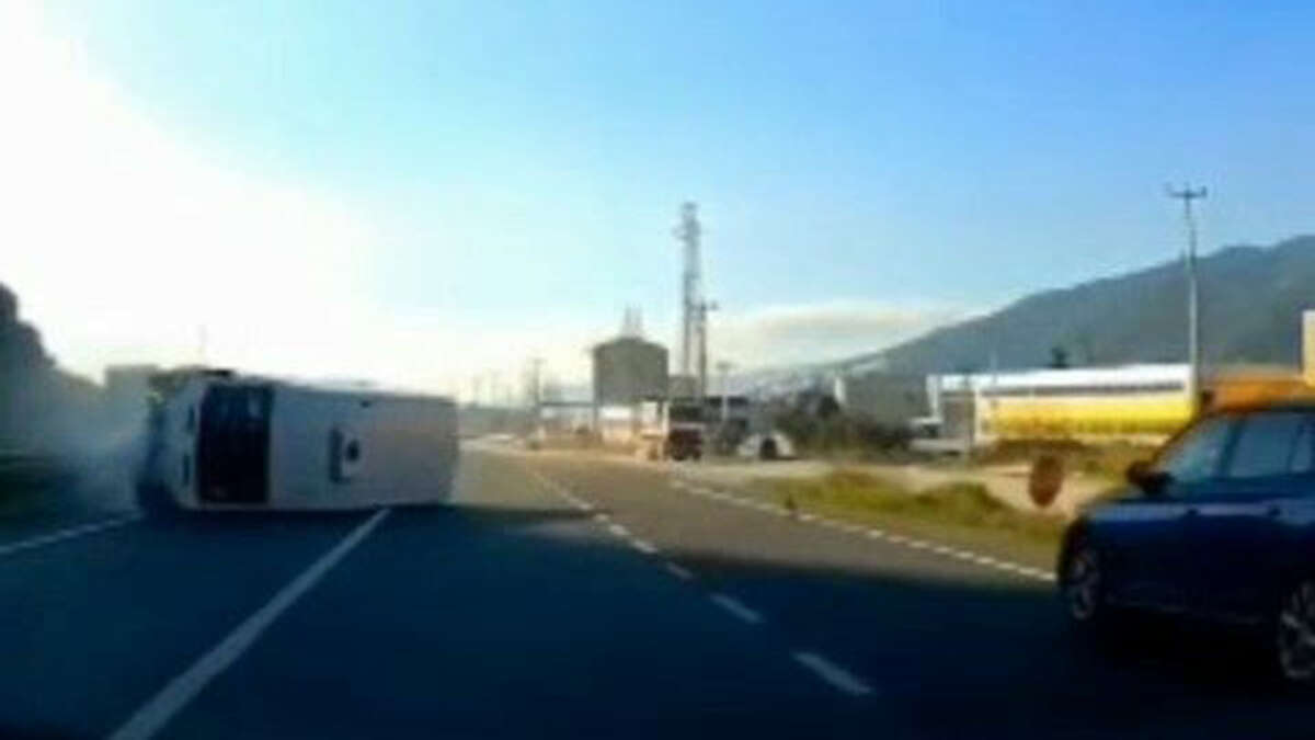 Bursa’da korku dolu anlar; Yan şeride geçti