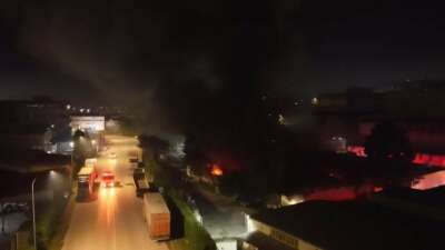  Bursa’da bir tekstil fabrikasının deposunda