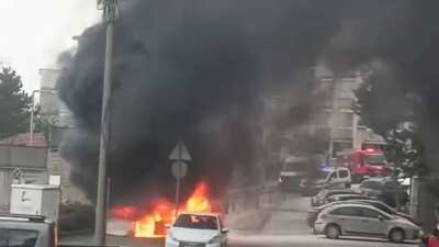 Bursa'da alev alev yanan otomobilde
