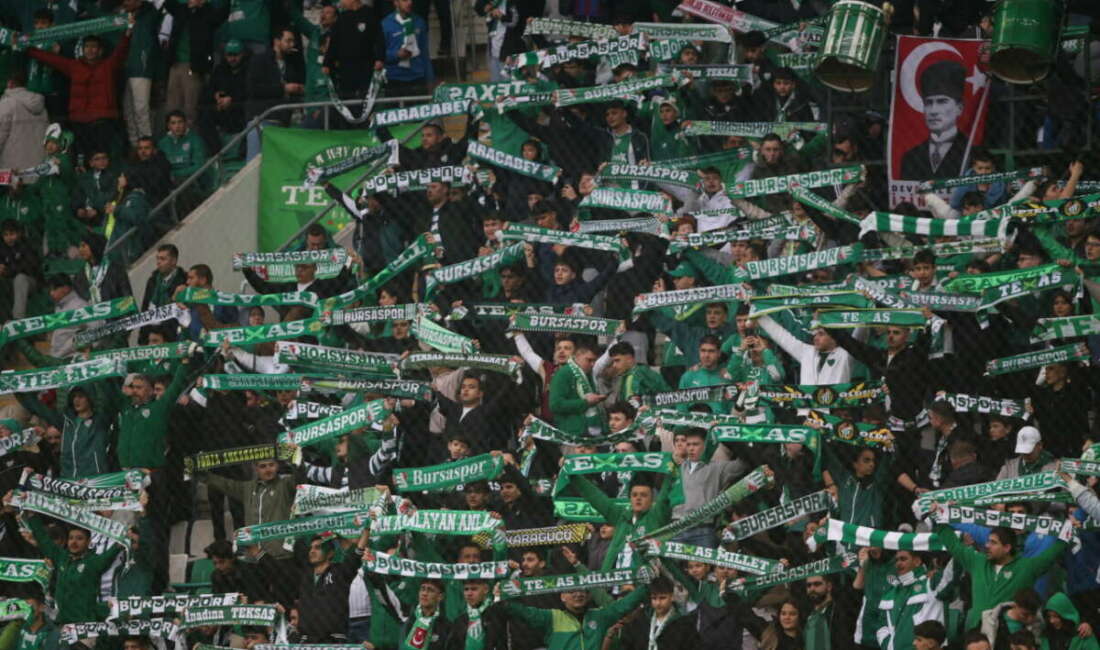 Bursaspor-Adanaspor maçında tribünler doldu Bursaspor’un Adanaspor’u ağırladığı karşılaşmada