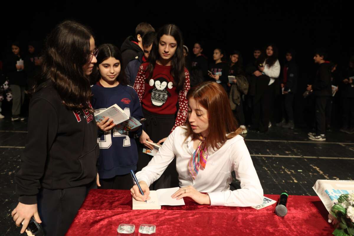 Nilüferli öğrenciler yazar Melis Sena Yılmaz ile buluştu
