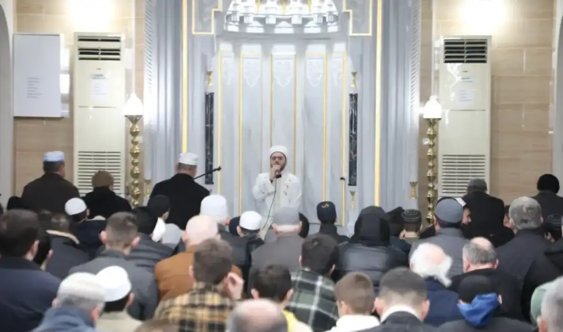 Hafız Alpcan Çelik Somuncu Baba Camisinde İnegöllülerle Buluştu Ramazan ayı boyunca 13