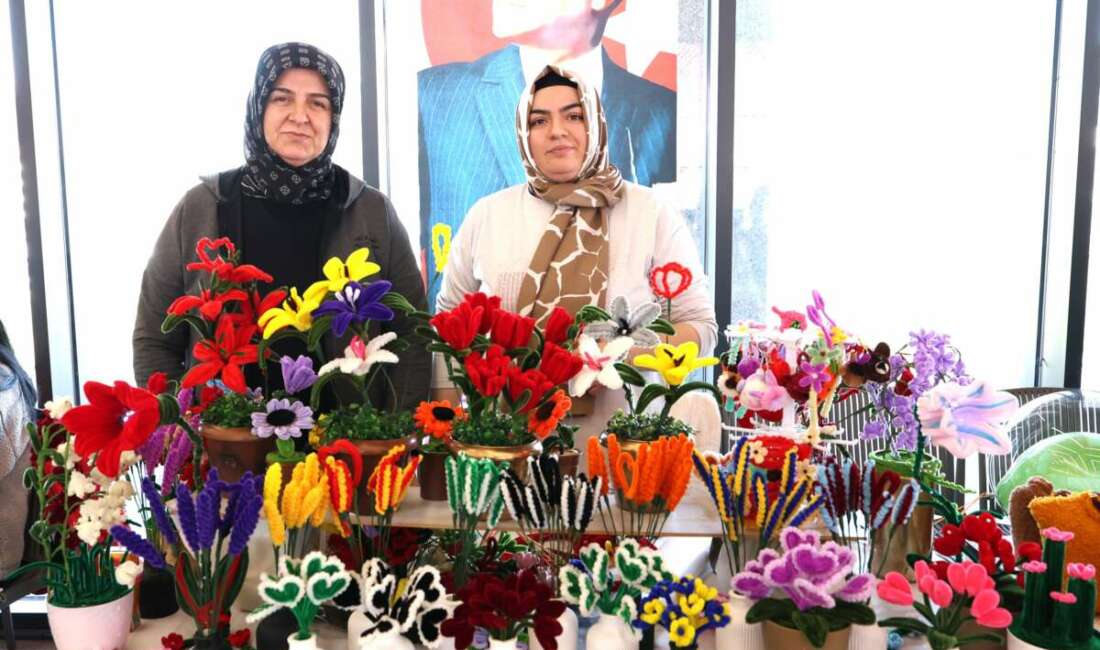 Yoğun ilgi gören sokakta,