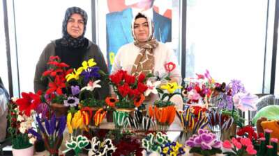 Yoğun ilgi gören sokakta, ziyaretçiler