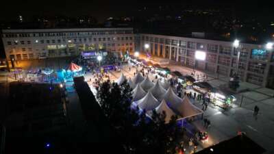 Nilüfer Belediyesi Halk Evi önünde