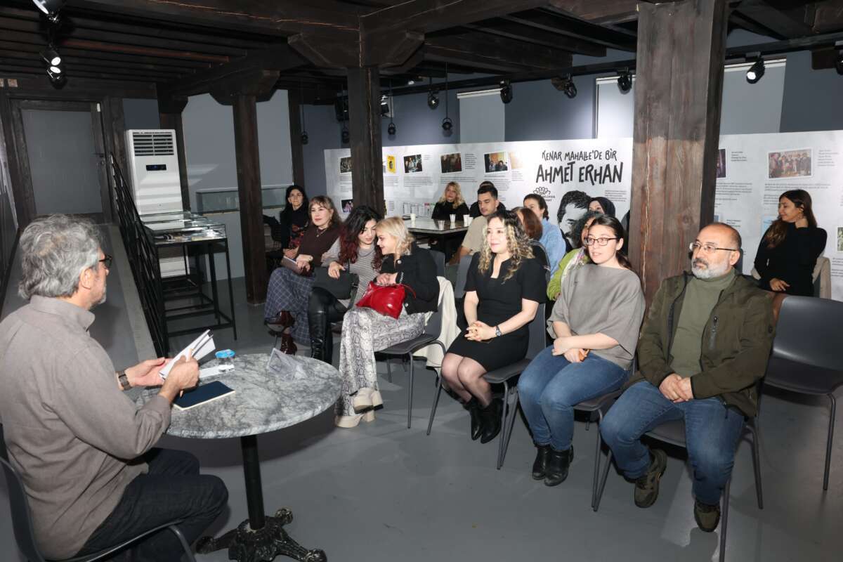 Şair Ahmet Erhan, doğum gününde Nilüfer’de özel bir sergiyle anıldı