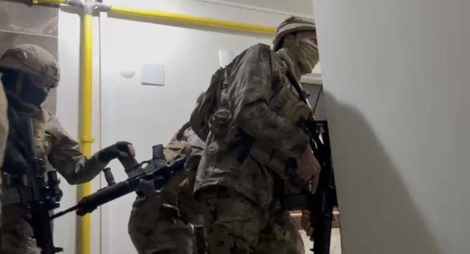 Sarallar çetesine büyük operasyon: 14 şüpheli yakalandı Bursa'nın Osmangazi ilçesinde bir