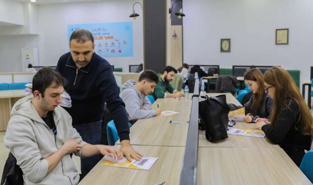 Üniversite hayali kuran gençler