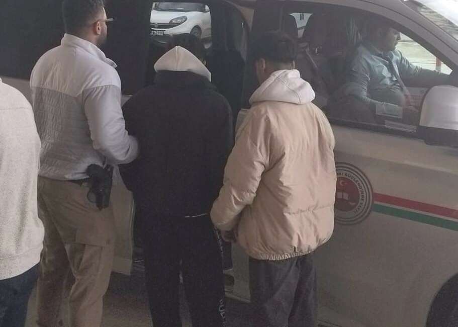 Uyuşturucu tacirleri kıskıvrak yakalandı Bursa'nın İnegöl ilçesinde Narkotik