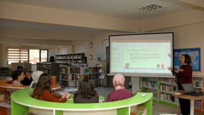 Osmangazi Belediyesi, velilerin çocuklarıyla kitap