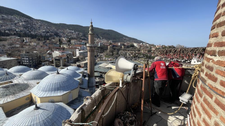 Mahya geleneği Bursa Ulu Cami’de hayat buluyor Ramazan-ı Şerif'in habercisi olan