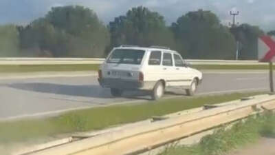 Bursa’da bir sürücü bölünmüş yolda