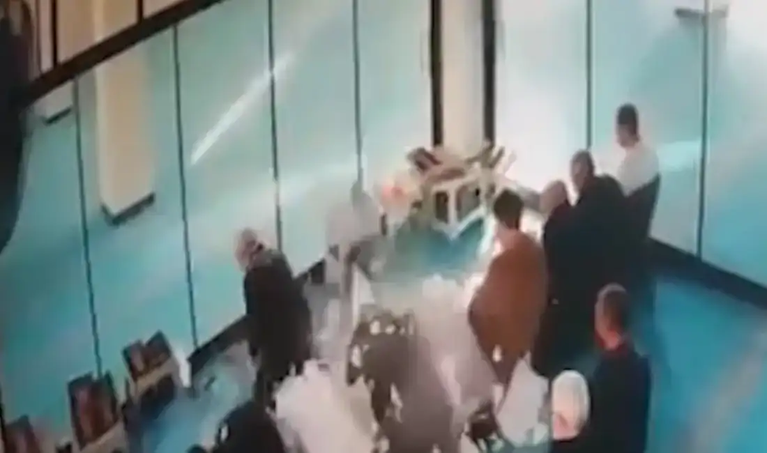 Camide cemaatin üstüne tavan çöktü… Şanlıurfa'da ikindi namazı sırasında