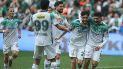Bursaspor, İzmir’de Menemen FK karşısında
