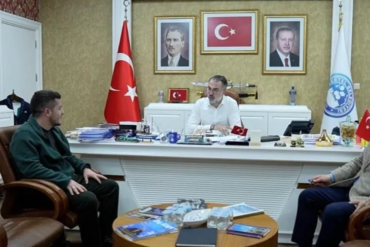 Bursa’da takdir edilen o kurye ödüllendirildi Bursa'nın Kestel ilçesinde teslim