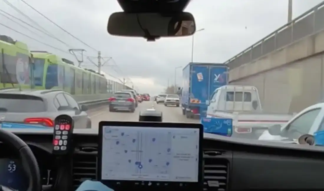 Bursa’da sürücülerden alkışlanacak hareket! Bursa'da sürücülerin fermuar sistemi