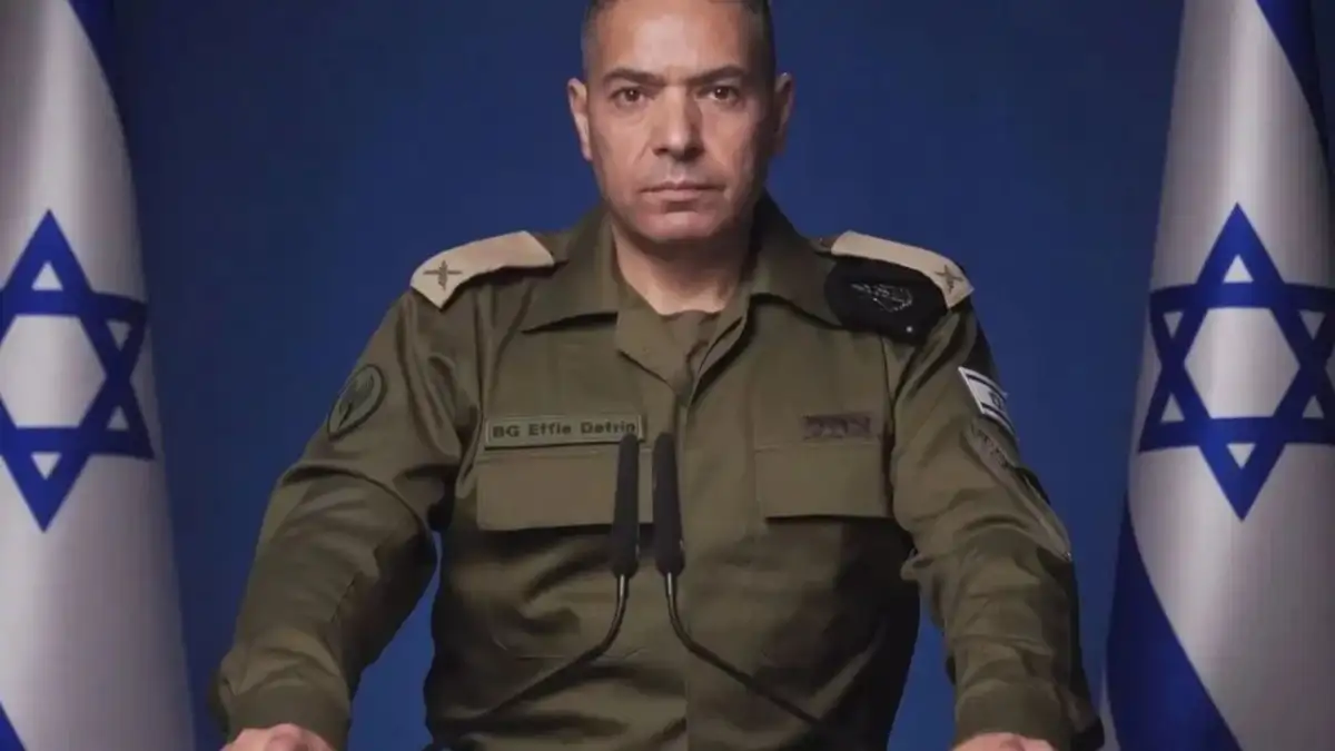 İsrail Ordu Sözcüsü Effie Defrin,