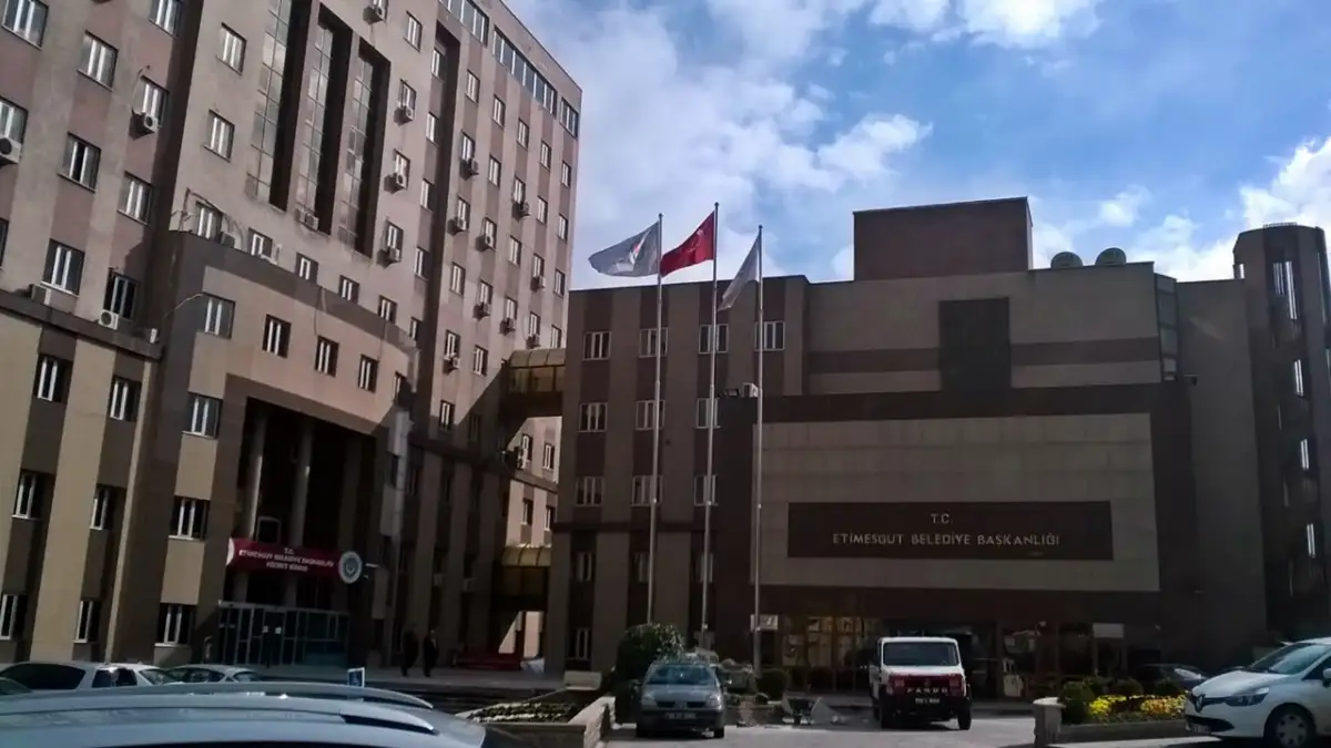 Etimesgut Belediyesi’ne operasyon: Gözaltılar var!
