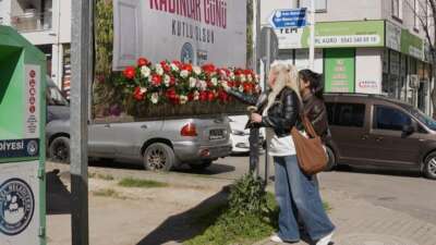 Bursa Kestel’de kadınlara günün en güzel sürprizi Bursa Kestel’de kadınlara günün en güzel sürprizi