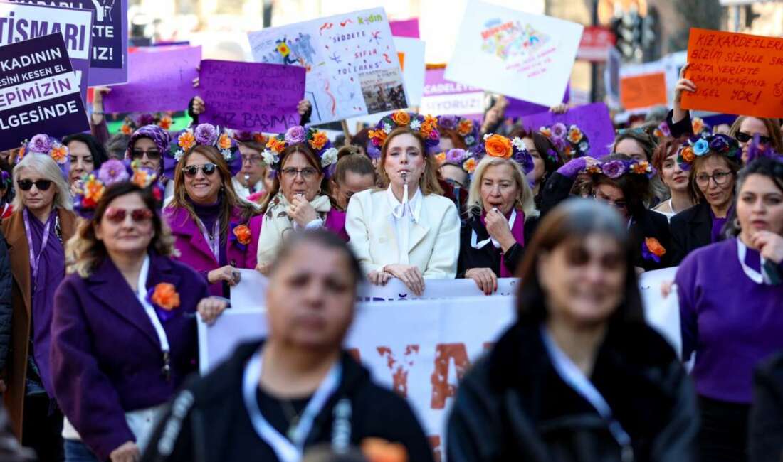 Bursa’da yüzlerce kadından eşitlik, özgürlük ve dayanışma çağrısı! Bursa Büyükşehir Belediyesi ve Bursa
