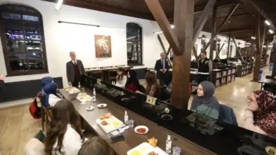 İftarda Nöbetçi Kitaphane öğrencileriyle bir