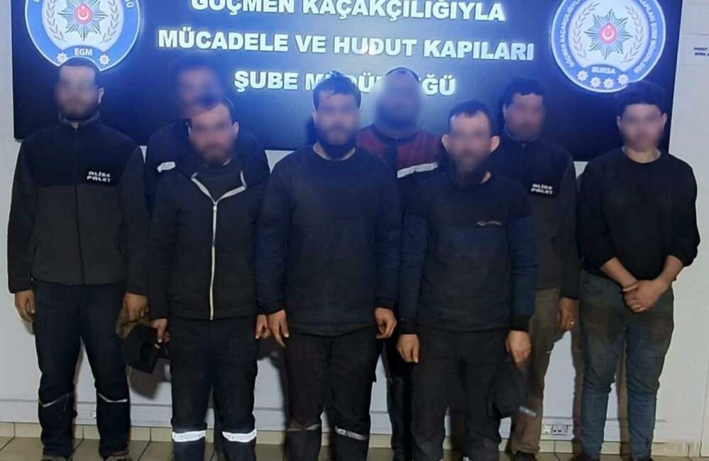 Bursa’da göçmen kaçakçılığına geçit yok! Bursa Emniyet Müdürlüğü ekipleri,