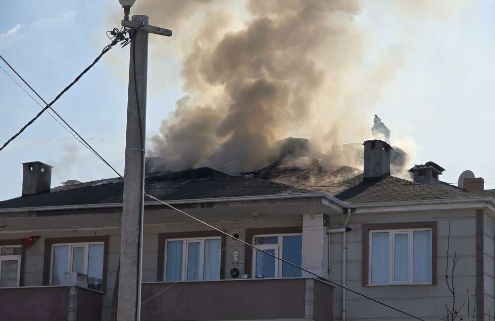 Bursa’da korku dolu dakikalar! Bursa'nın İnegöl ilçesinde apartmanın