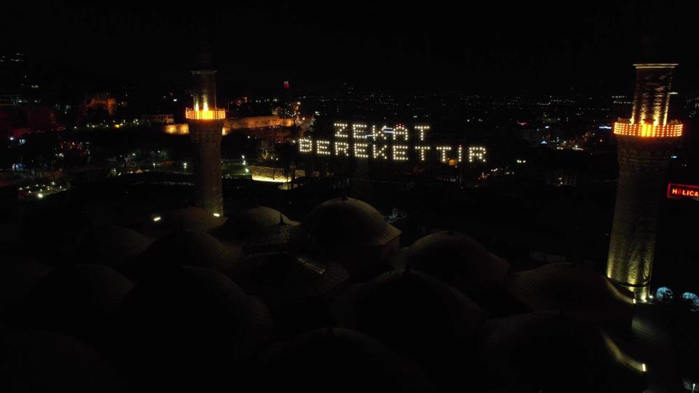 Osmanlı'dan miras asırlık mahya geleneği