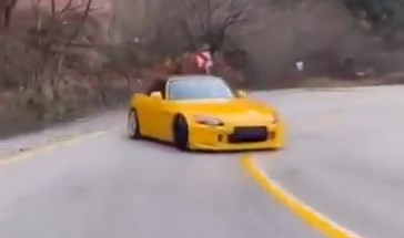 Bursa'da spor otomobiliyle drift yaparak