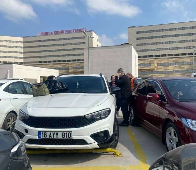Bursa'da Şehir Hastanesi otoparkında