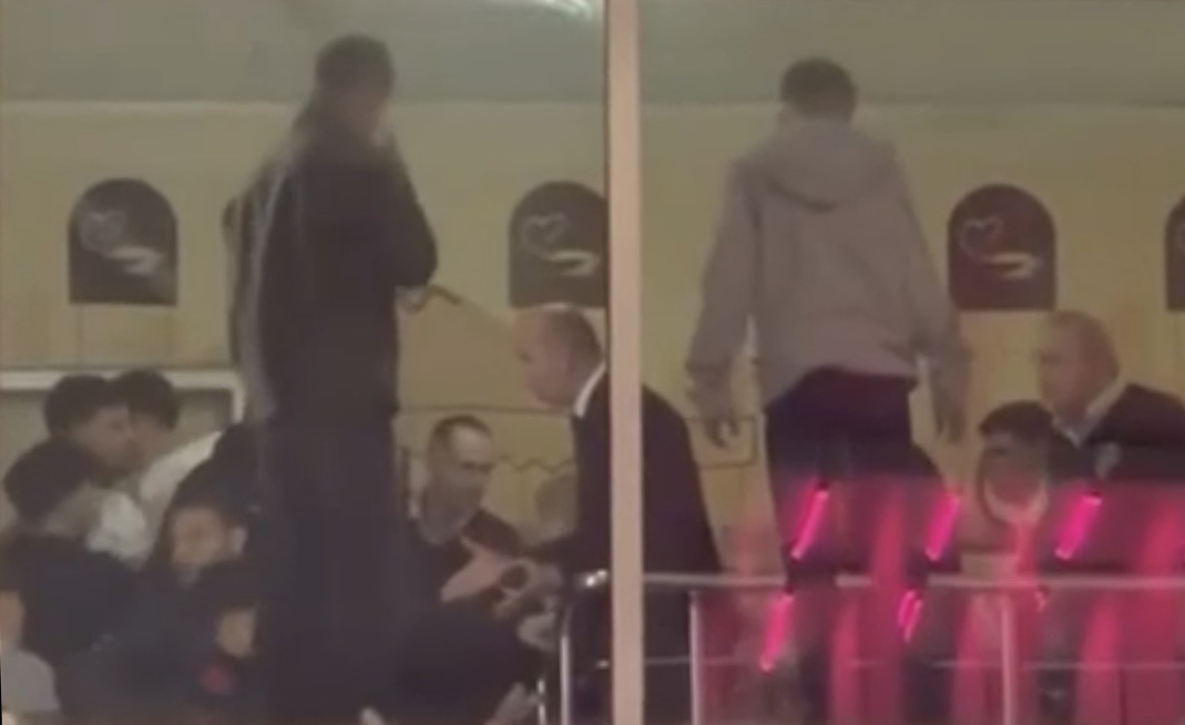 Bursa’daki bir AVM’de iki grup