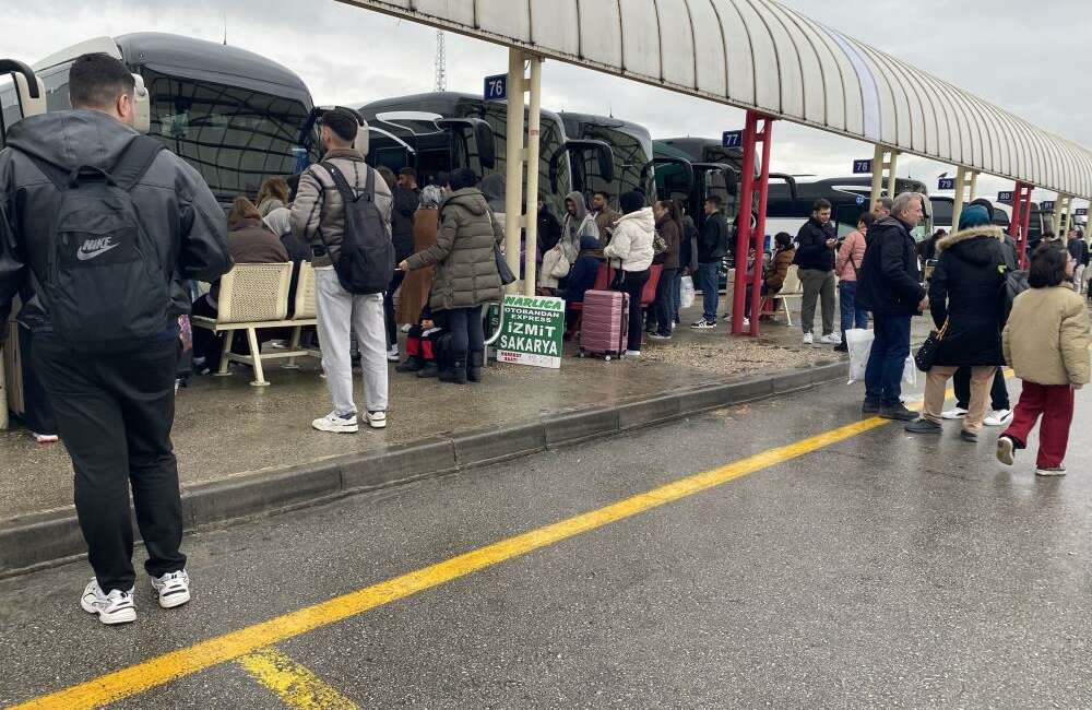 Bursa Şehirlerarası Otobüs Terminali’nde yoğunluk Ramazan Bayramı tatilinin