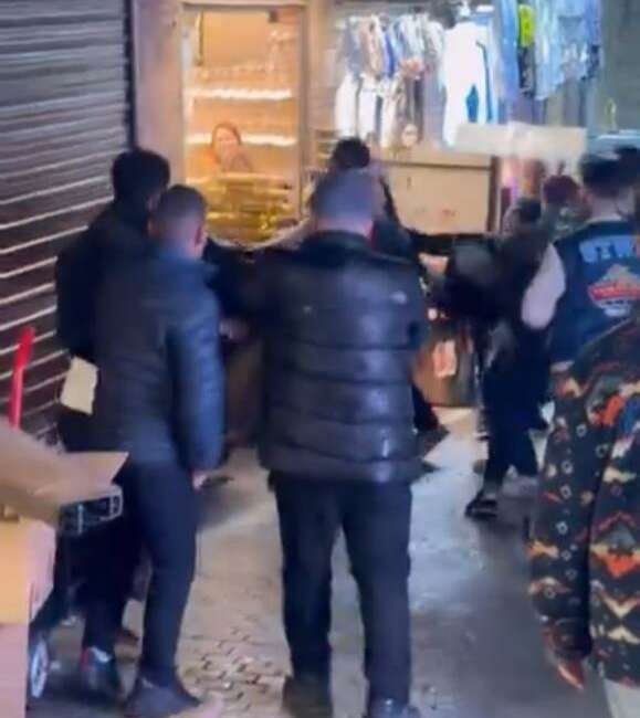 Bursa’da tarihi çarşıda iki